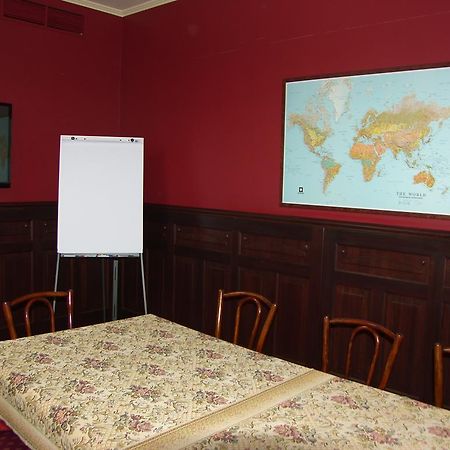 Adler Hotel Budaors Ngoại thất bức ảnh