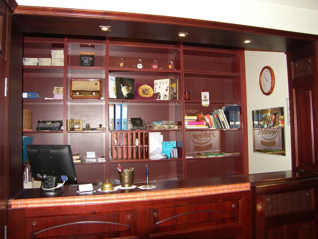 Adler Hotel Budaors Ngoại thất bức ảnh